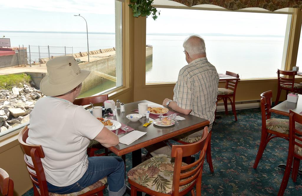 Auberge Sur Mer Charlevoix Сен-Симеон Экстерьер фото